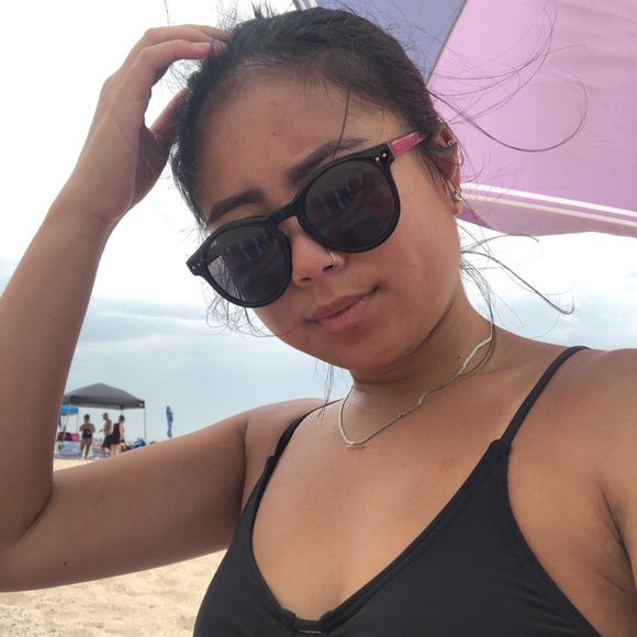 Meet your Posher, Anika - Picture 1 of 1